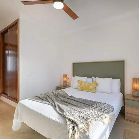 Ca Esmeralda, Volcan Y Lava * Яйса