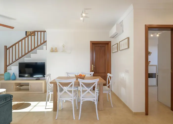 Ca Esmeralda, Volcan Y Lava *